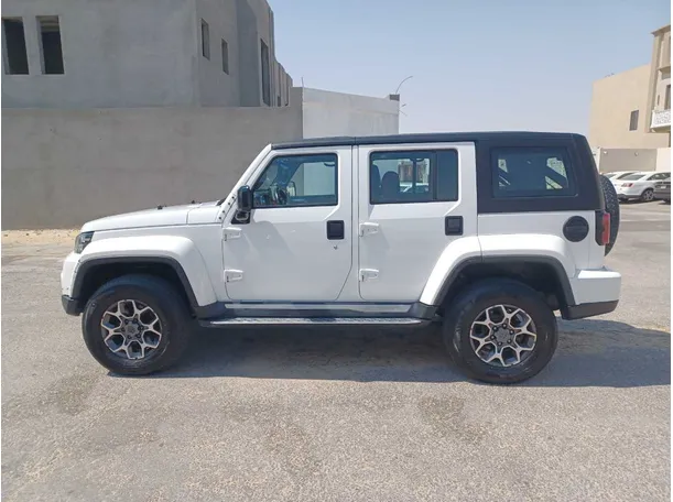 Car image 8