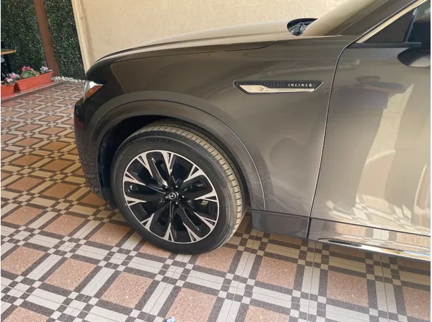 Car image 9