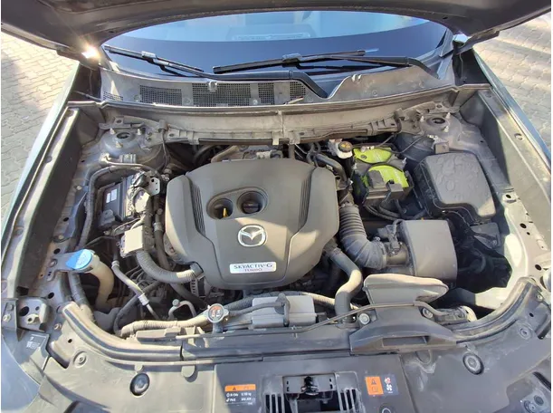Car image 18