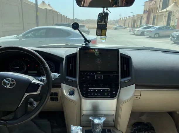 Car image 20