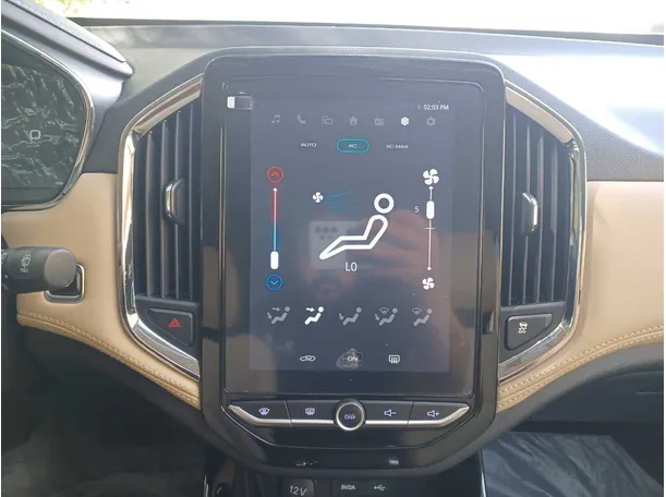 Car image 15