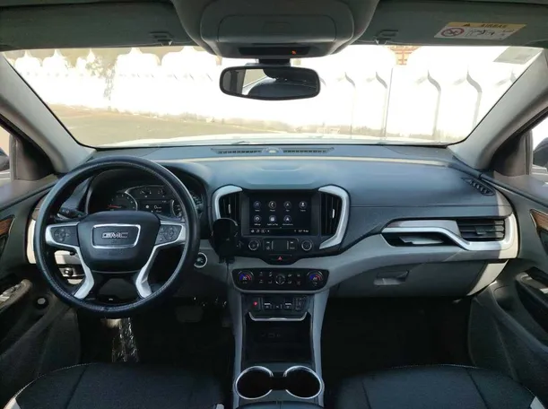 Car image 15