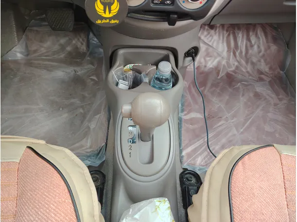 Car image 14