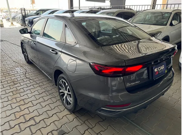 Car image 6