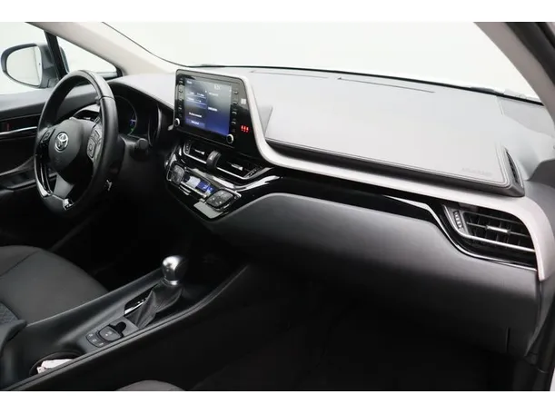 Car image 10