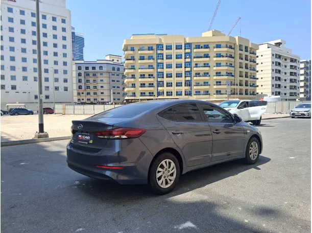 Car image 5