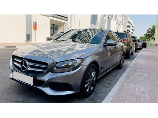 2016 مرسيدس C200 في الإمارات
