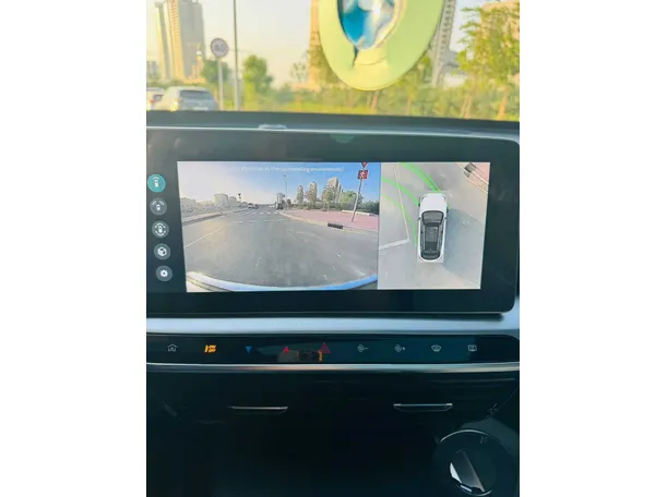 Car image 20
