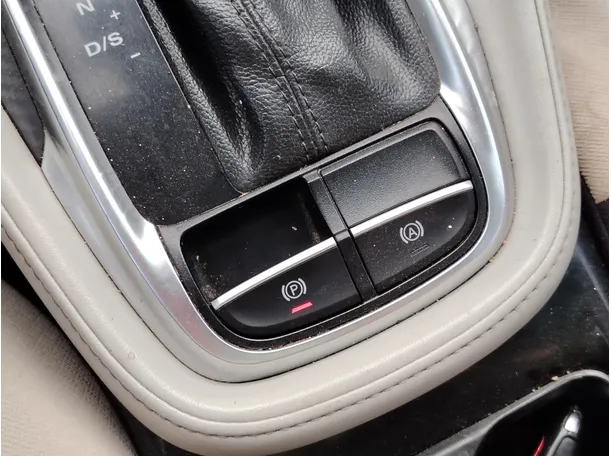 Car image 27