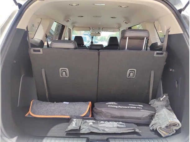 Car image 25