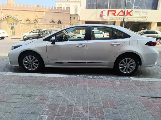 Car image 8