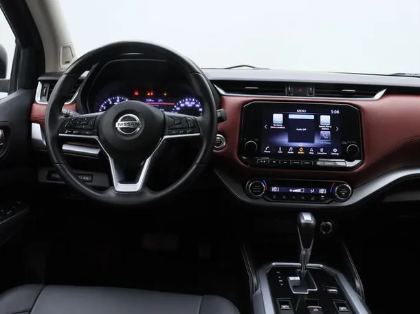 Car image 15