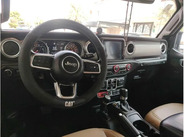 Car image 28