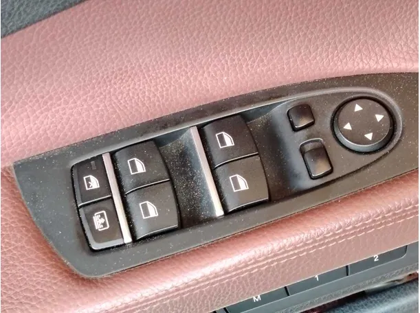 Car image 31