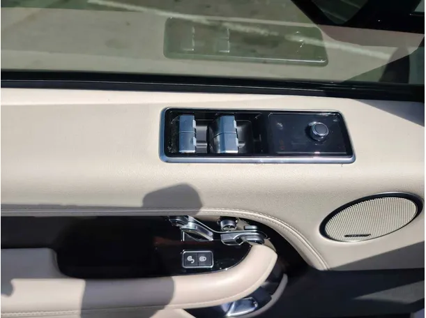 Car image 43