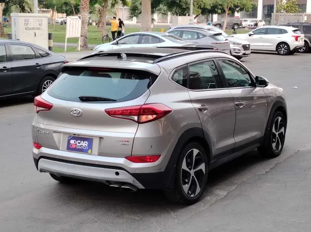 Car image 5