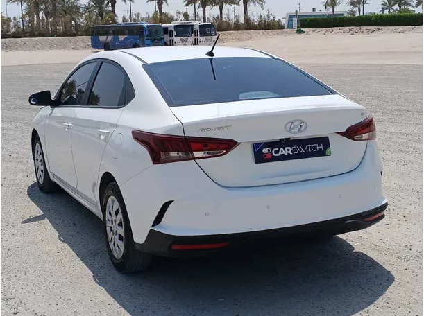 Car image 7