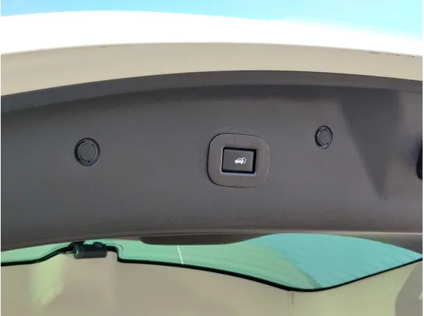 Car image 37