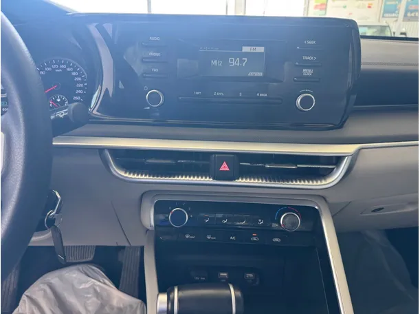 Car image 13