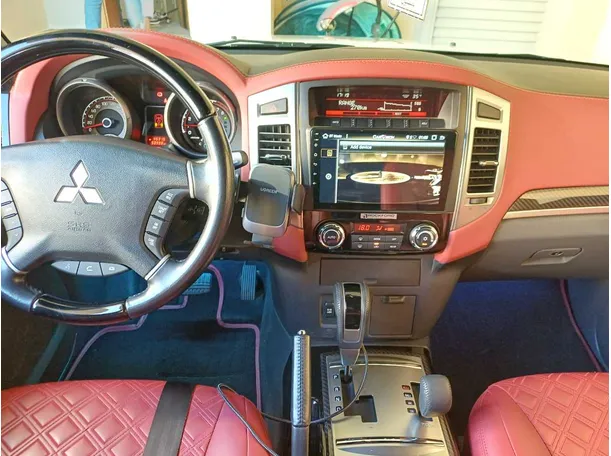 Car image 19