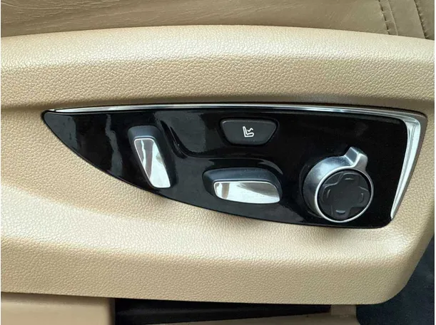 Car image 35