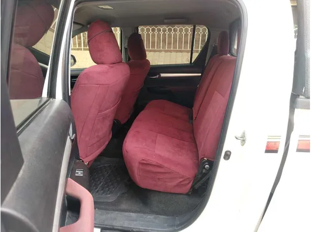 Car image 13