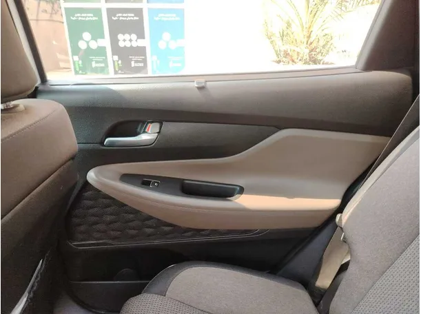 Car image 36