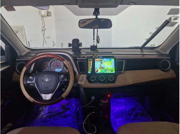 Car image 16