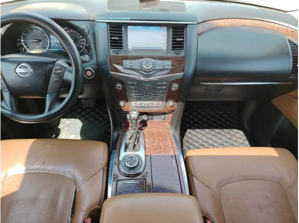 Car image 19