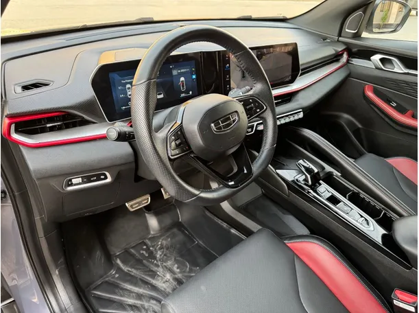 Car image 11