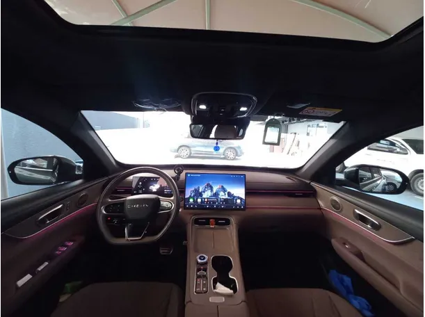 Car image 16