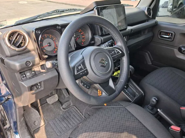 Car image 11