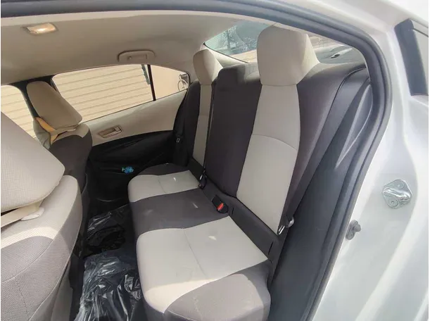 Car image 16