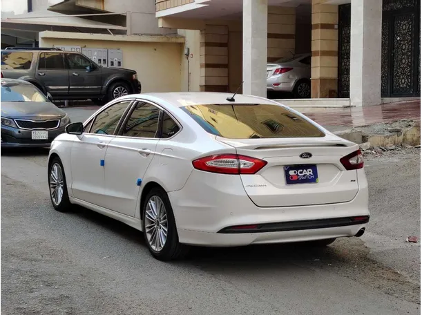 Car image 7