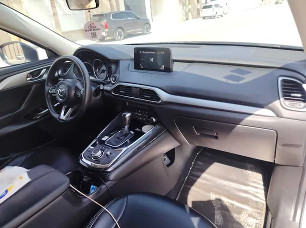 Car image 13