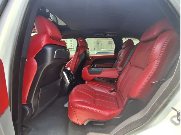 Car image 10