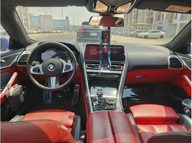 Car image 25