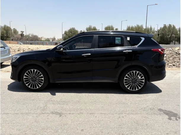 Car image 8