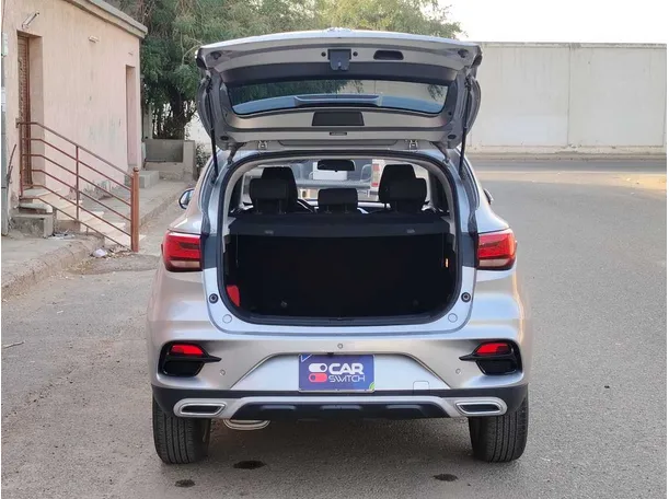 Car image 23