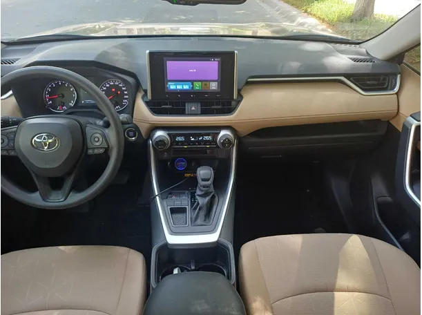 Car image 15