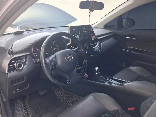 Car image 11