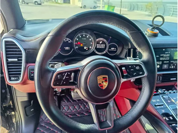 Car image 28