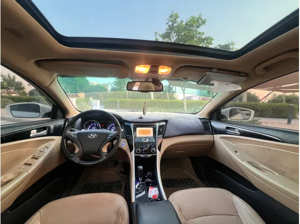 Car image 7