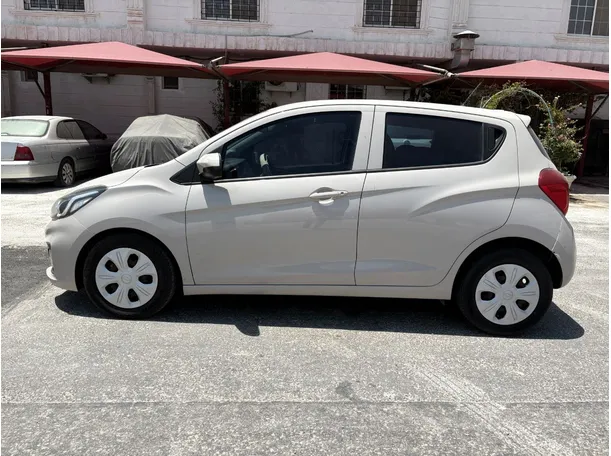 Car image 8