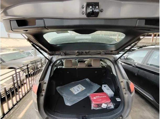 Car image 27