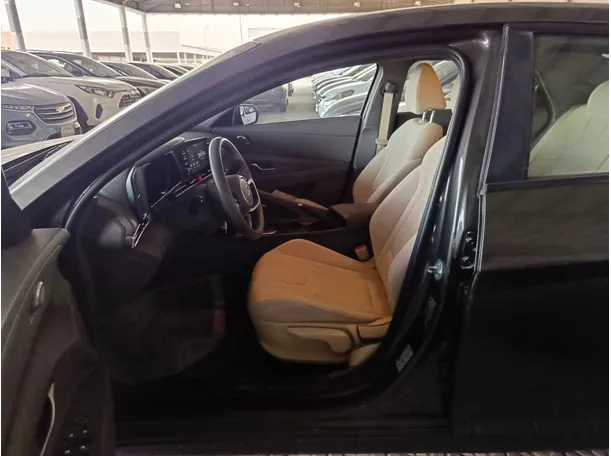 Car image 10