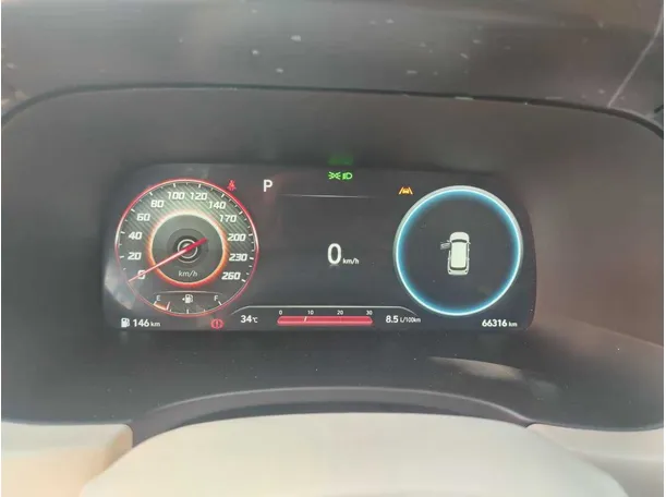 Car image 25