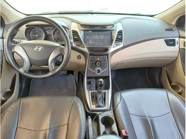 Car image 15