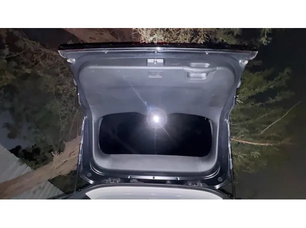 Car image 22