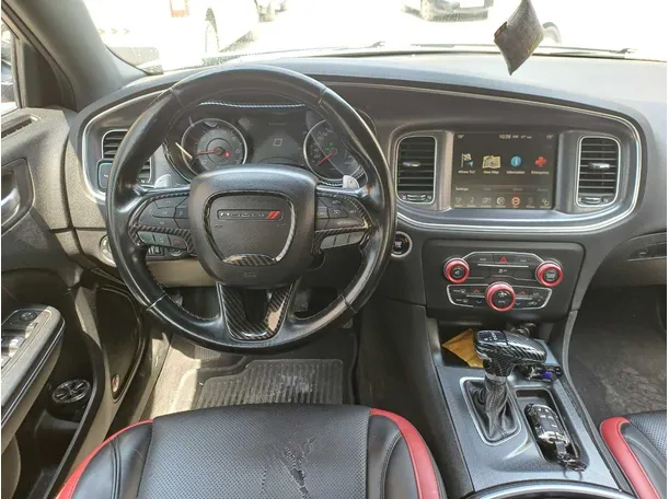 Car image 15